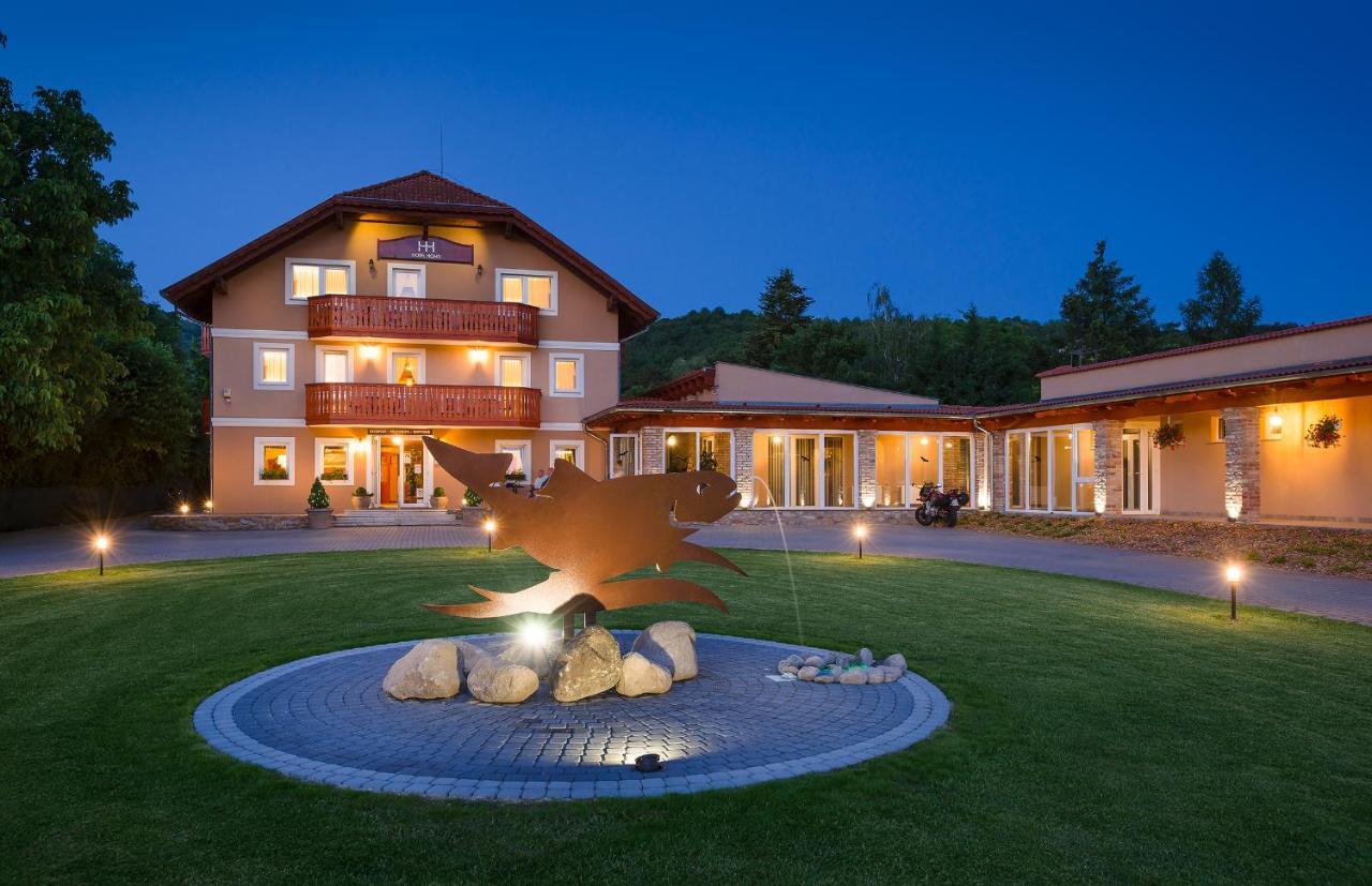 Hotel Honti Wellness Es Konferencia Szalloda Visegrád Exterior photo