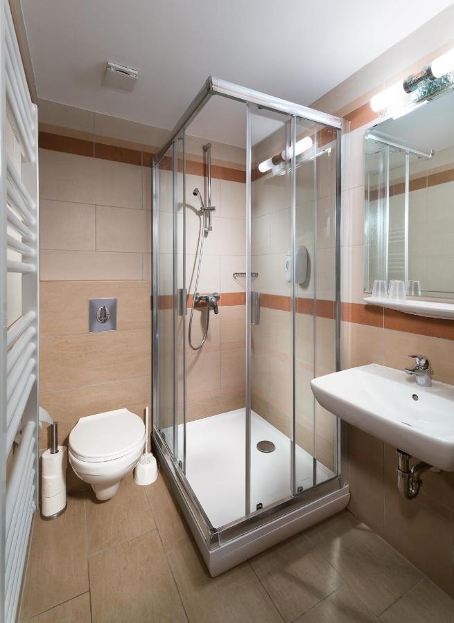 Hotel Honti Wellness Es Konferencia Szalloda Visegrád Exterior photo