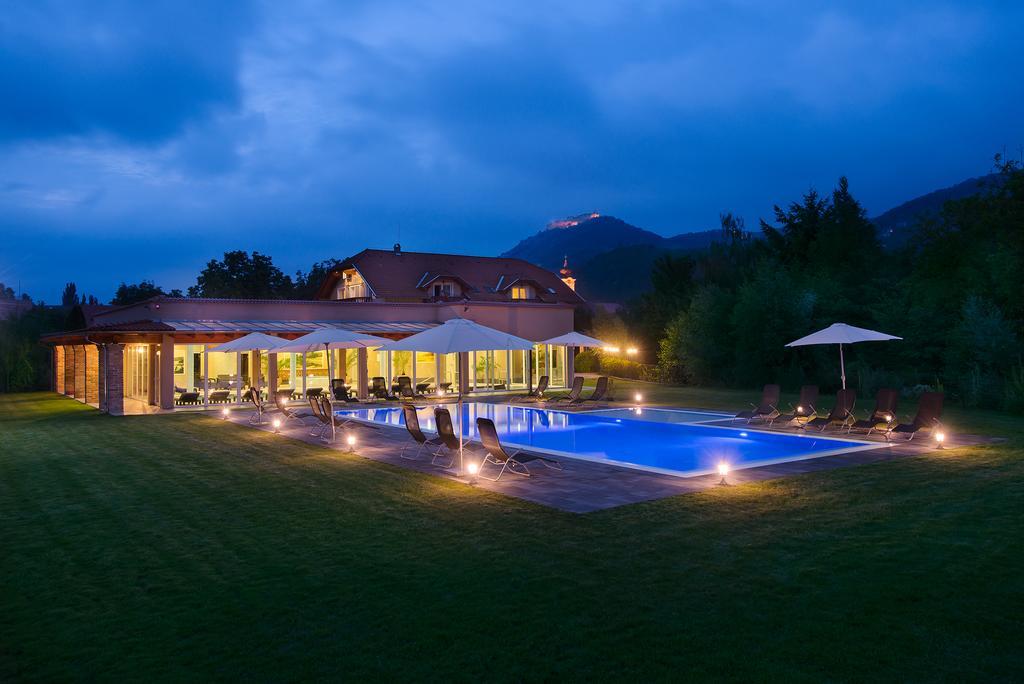 Hotel Honti Wellness Es Konferencia Szalloda Visegrád Exterior photo