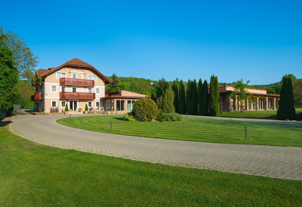 Hotel Honti Wellness Es Konferencia Szalloda Visegrád Exterior photo